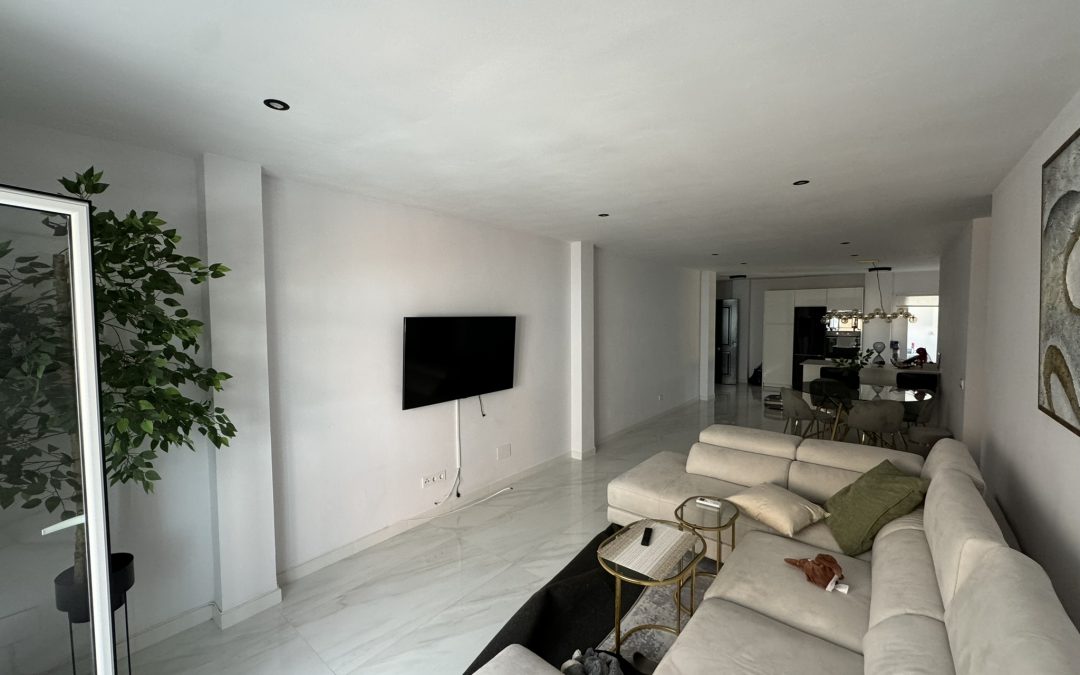 Reformas de salas con estilo minimalista en Estepona